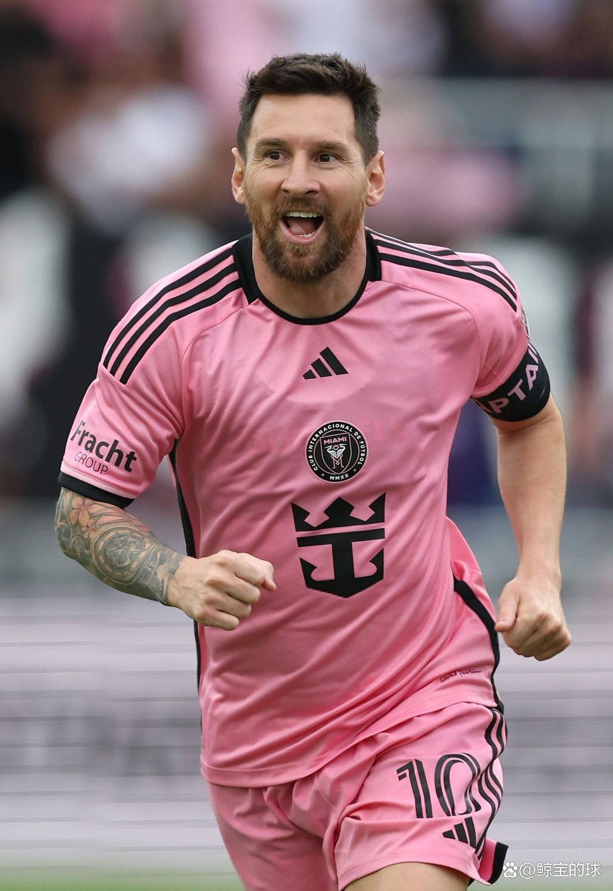 开云登录-包含刷新纪录引发热议!,梅西在独行侠比赛中比赛局势复杂观众掌声雷动的词条