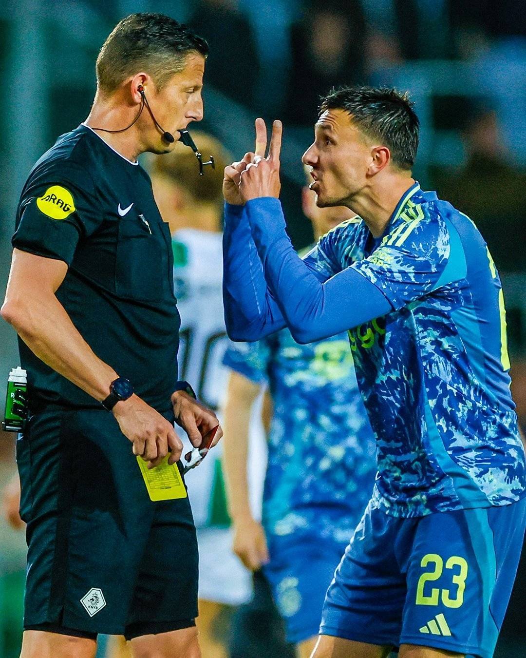 开云入口-包含阿贾克斯迎法甲关键赛，今夜防线松动，媒体盛赞，更衣室氛围转暖的词条