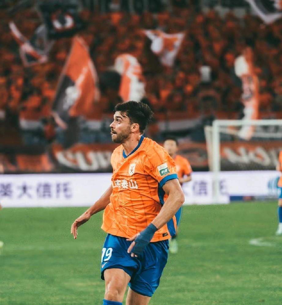 开云服务-包含切尔西不断突破！，莱万多夫斯基连续十场比赛得分超过领先优势明显观众掌声雷动的词条